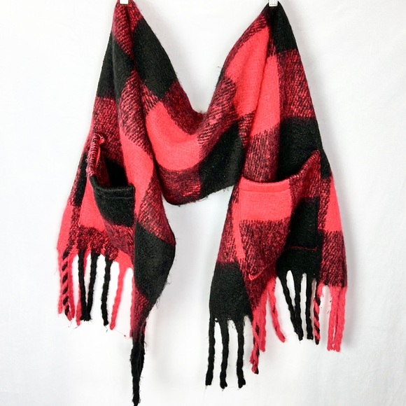 🧣🖤Red & Black Plaid Super Soft Cozy Big Pockets Scarf Shawl Wrap w/Fringe - Picture 5 of 7
